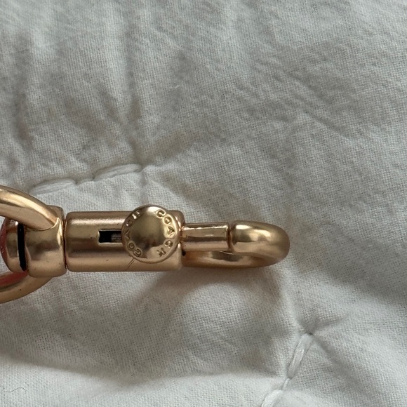 COACH crossbody strap for Coach Teri Shoulder Bag
Signature Canvas Powder Pink - Picture 8 of 16